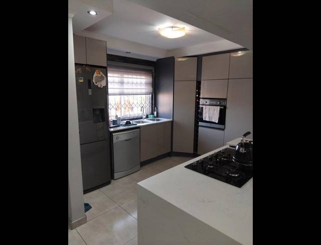 5 BEDROOM TOWNHOUSE FOR SALE IN HALFWAY GARDENS